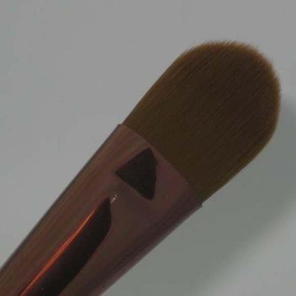 Josie Maran Foundation Brush  / FULL SIZE / BRAND NEW - Picture 3 of 4